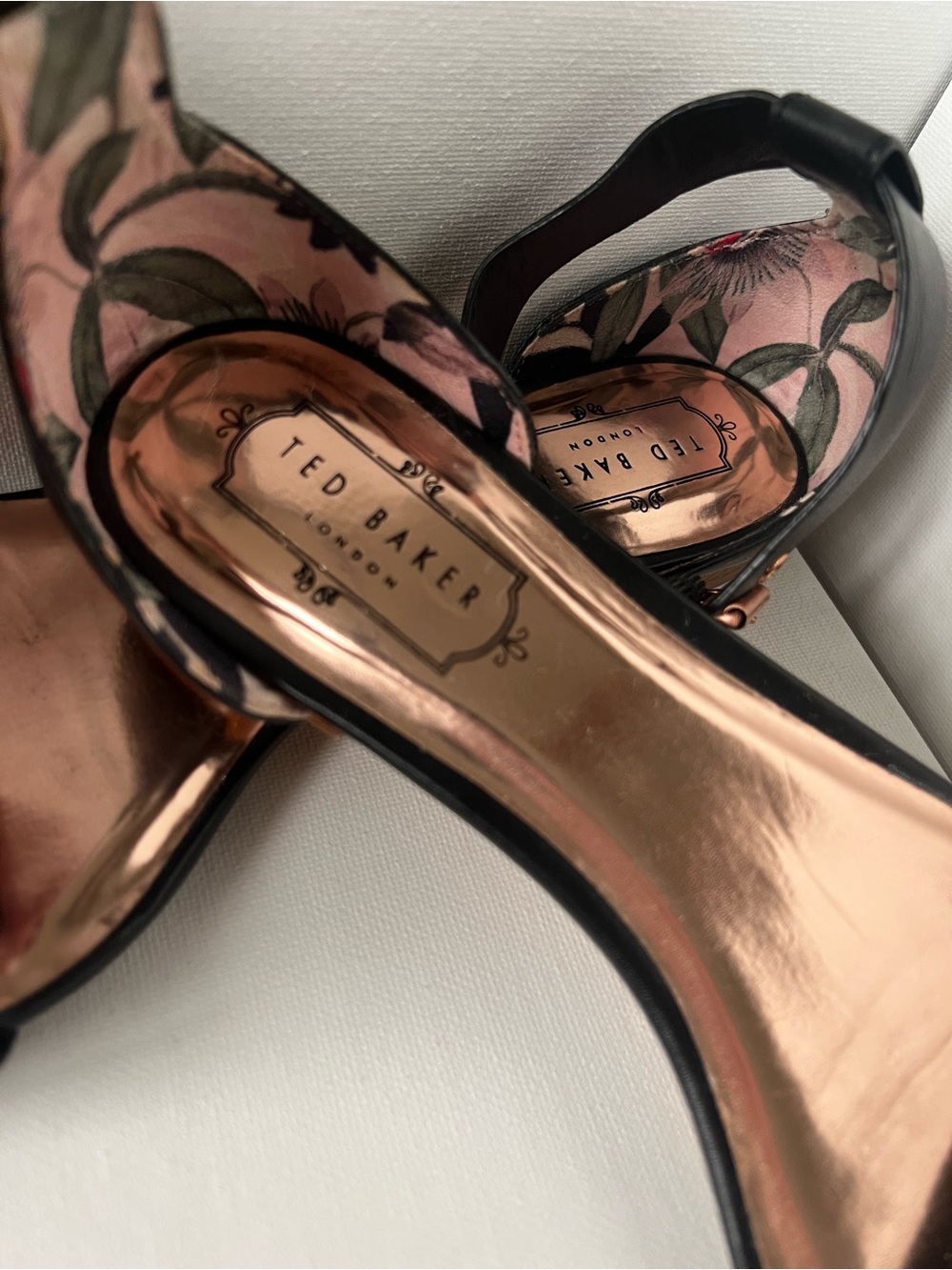 Ted Baker Women's Black & Rose Toned Sandals with Buckle Strap - Size 39.5 EU - Picture 3 of 11